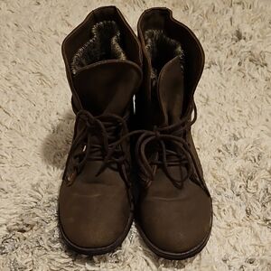 Steve Madden Brown Boots with Sweater Lining, Size 6 M, 1 Inch Heel